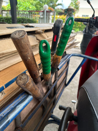 อุปกรณ์ทำสวนติดรถของลุงสุชาติ